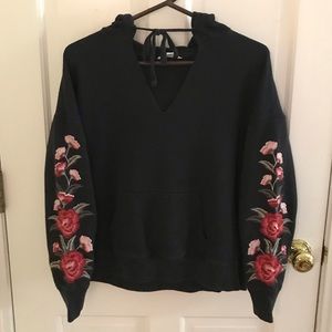 Black cropped v neck hoodie